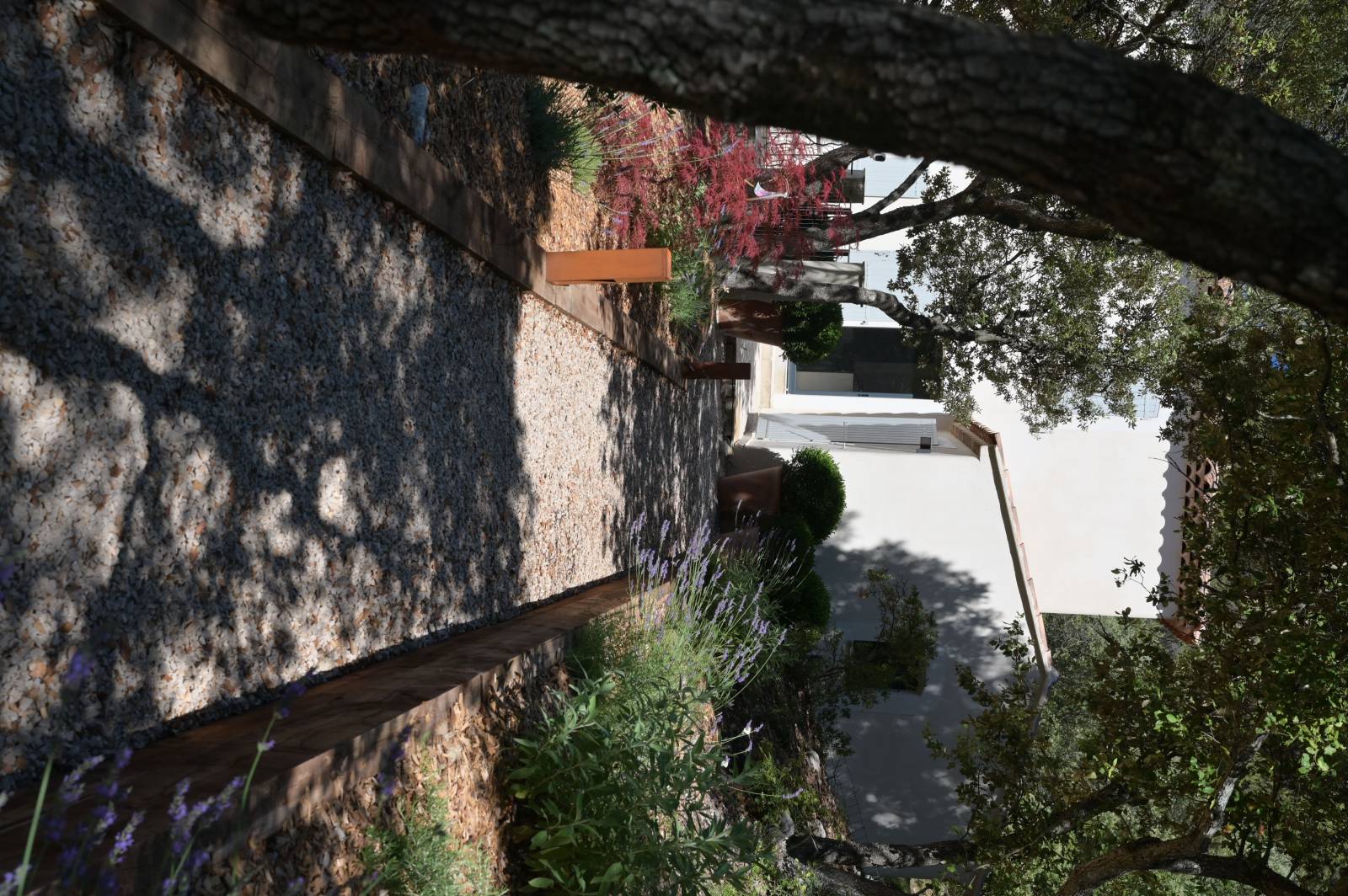 AMÉNAGEMENT D'UNE ENTRÉE À SAINT-MAXIMIN-LA-SAINTE-BAUME DANS LE VAR