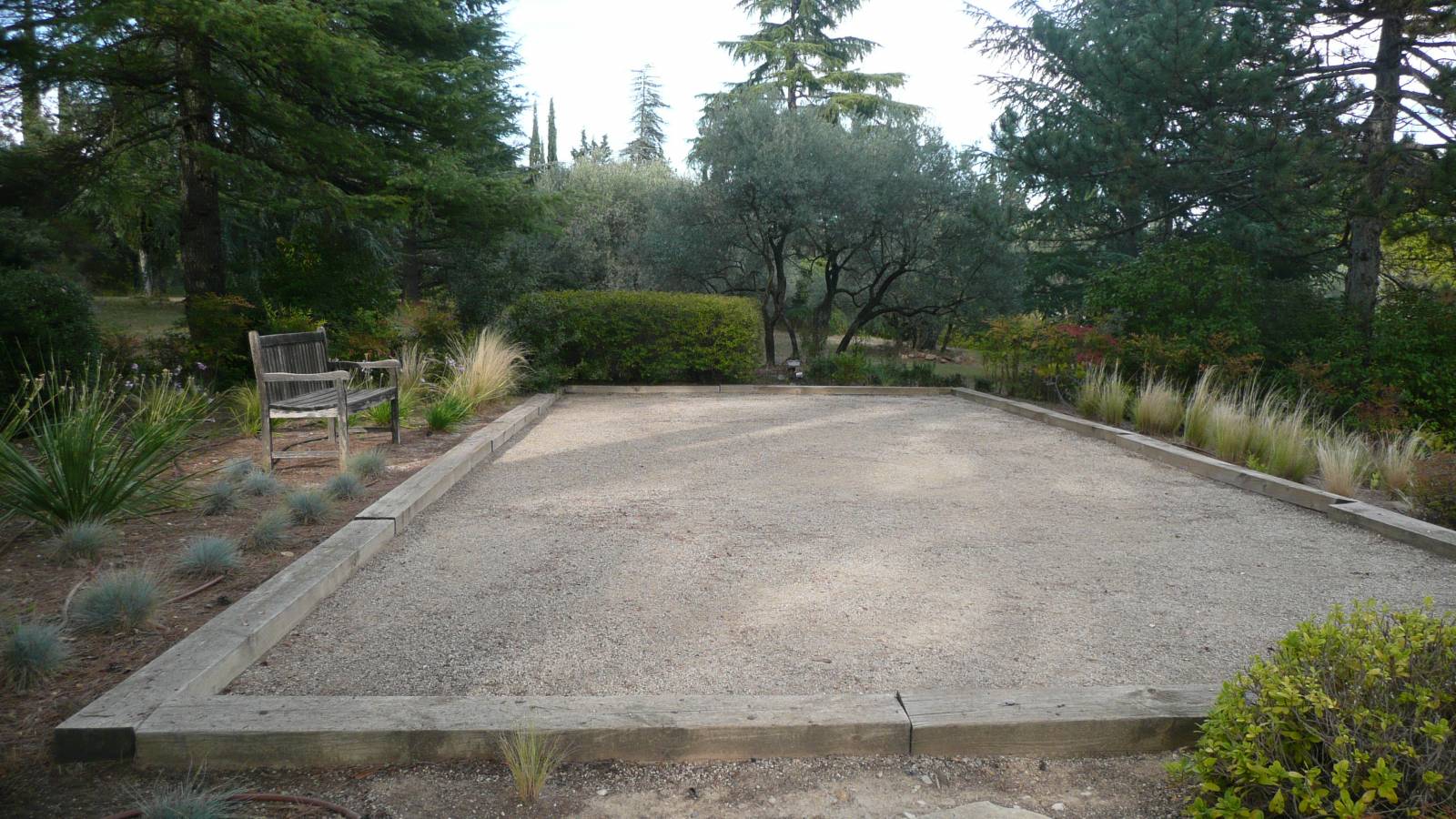 Réalisation d'un jardin sec à Artigues dans le Var