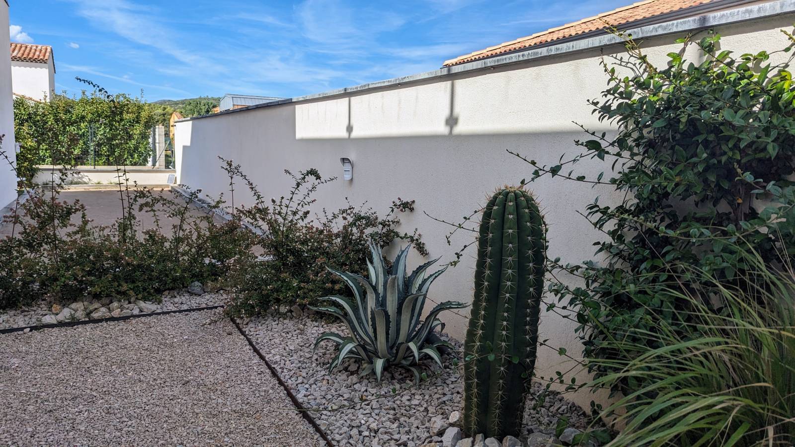Aménagement d'une coursive hall d'entrée à Pourrières dans le Var