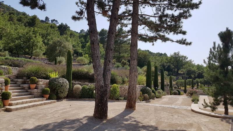 Restauration et végétalisation de restanques pour une Bastide dans le Haut-Var à Artigues
