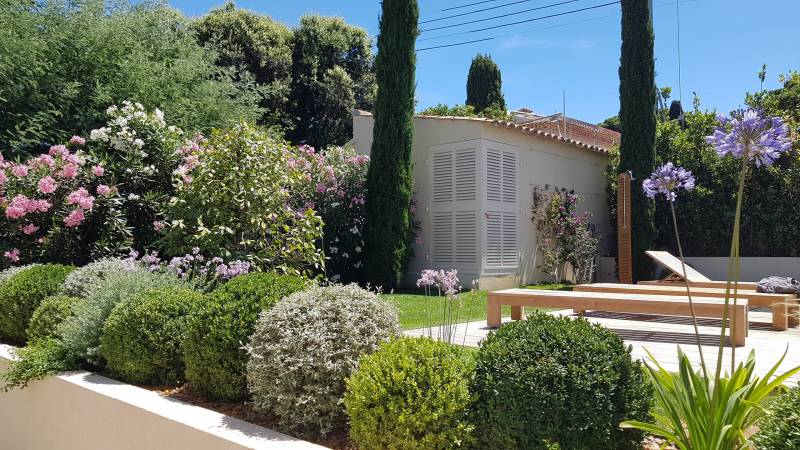 Création de jardin pour une villa à Manosque