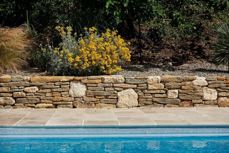 Mur en pierre sèche