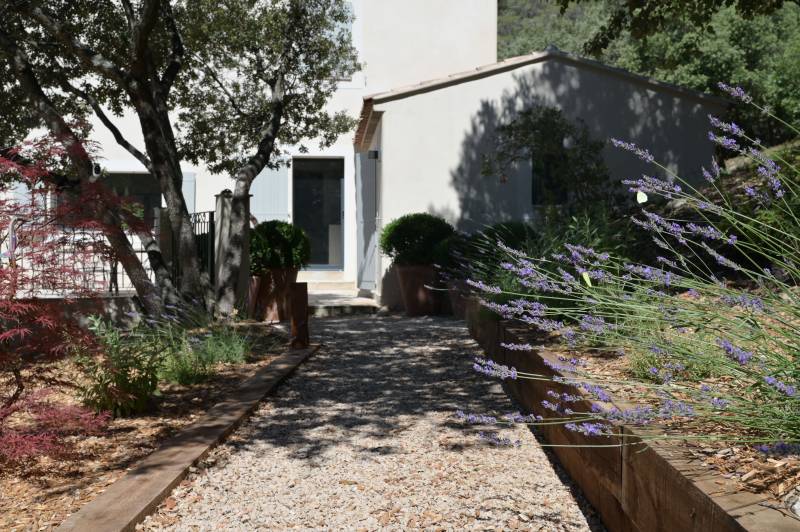 AMÉNAGEMENT D'UNE ENTRÉE À SAINT-MAXIMIN-LA-SAINTE-BAUME DANS LE VAR