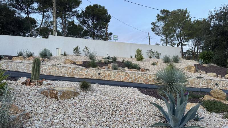 Jardin sec dans le VAR