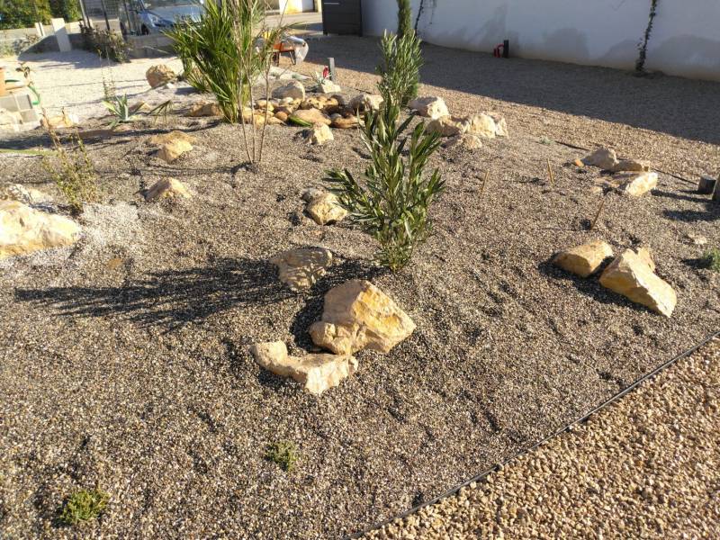 Aménagement d'un jardin à Vinon-sur-Verdon dans le Var