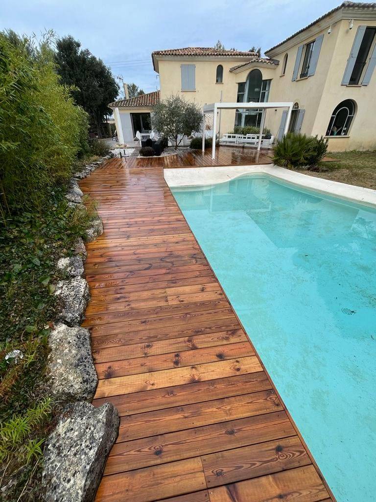 Réalisation d'une terrasse à Aix-en-Provence dans les Bouches-du-Rhône