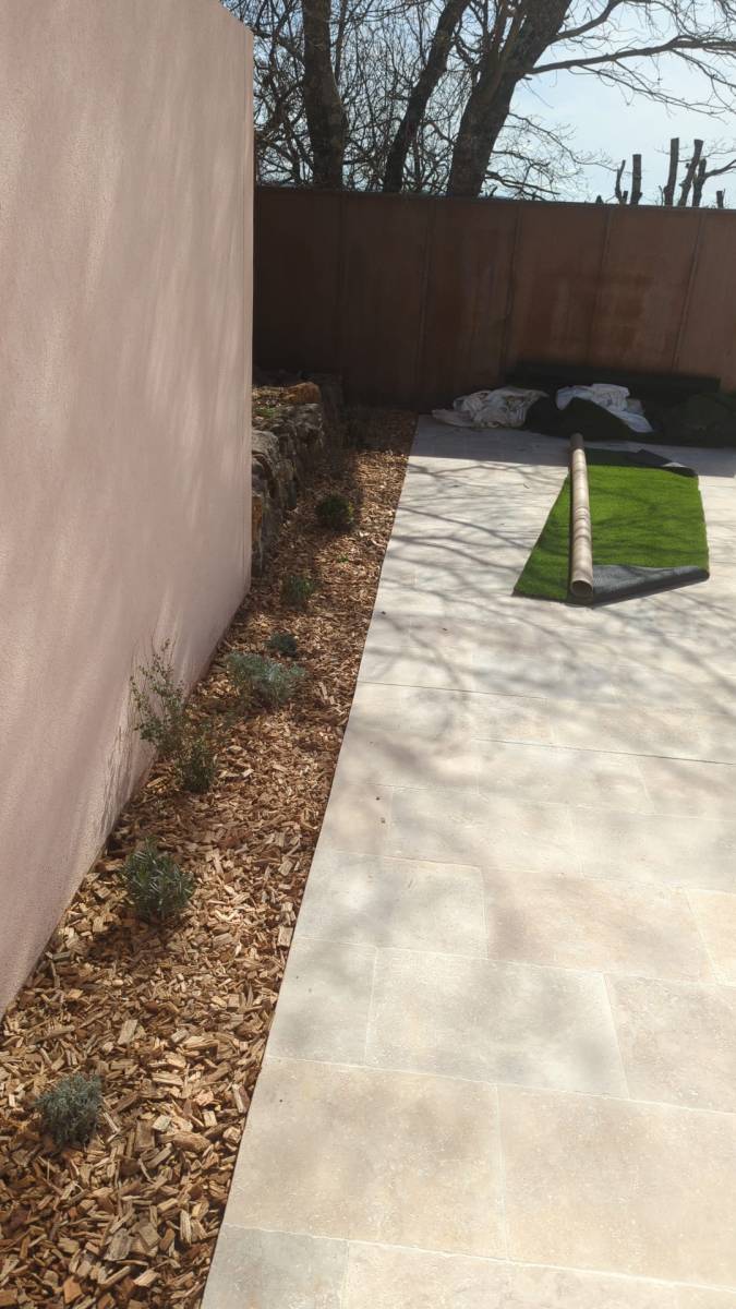 Aménagement d'un jardin à la Verdière à côté de Rians