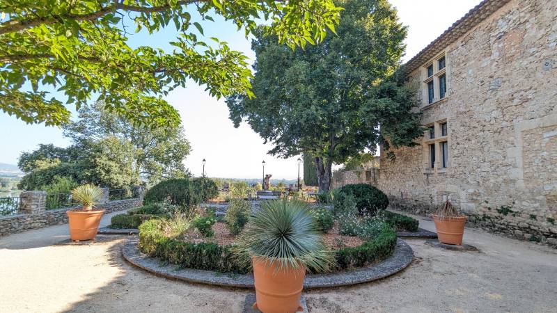 Aménagement d'un jardin à St Paul lez Durances dans les Bouches-du-Rhône