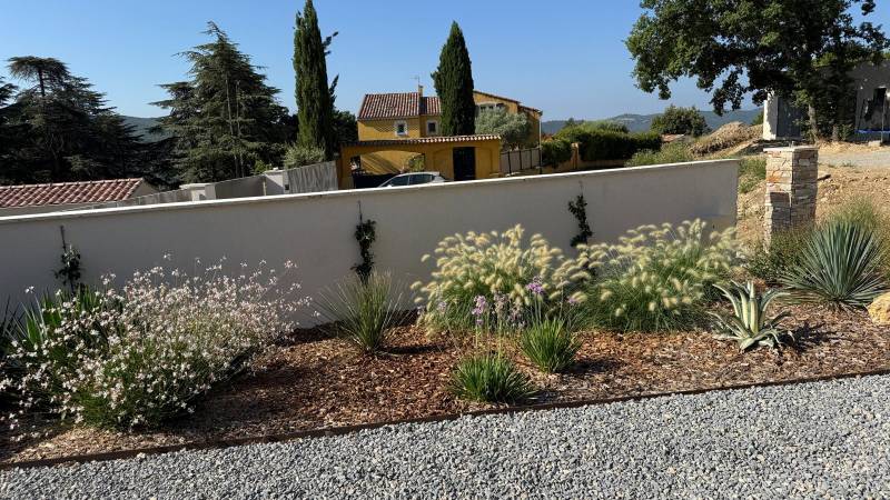 Aménagement Massif à Gréoux les bains dans le 04