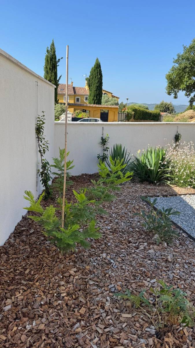Aménagement Massif à Gréoux les bains dans le 04